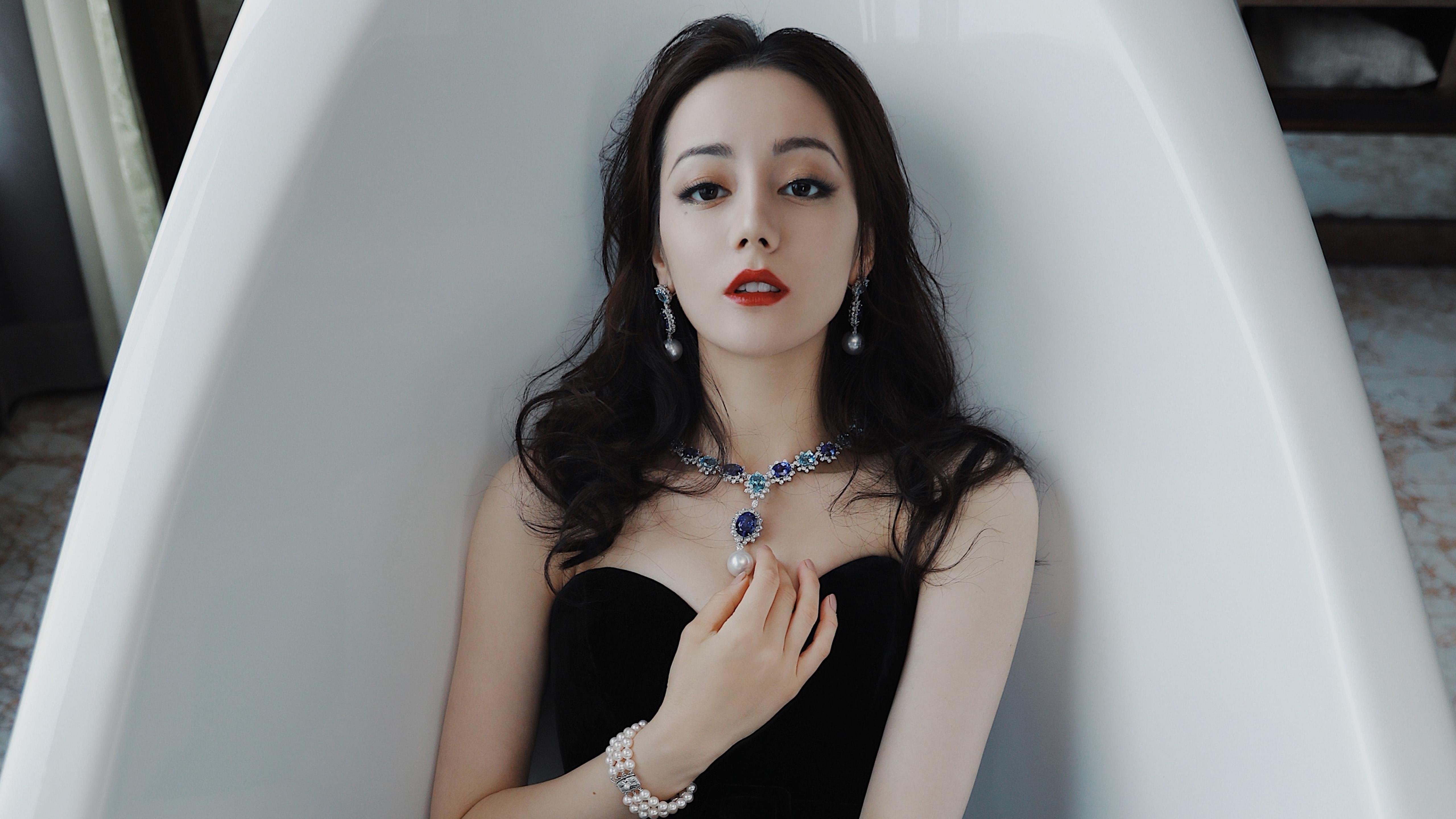 爱游戏下载-_室内排球锦标赛：不同场地同样精彩_，室内排球的比赛场地