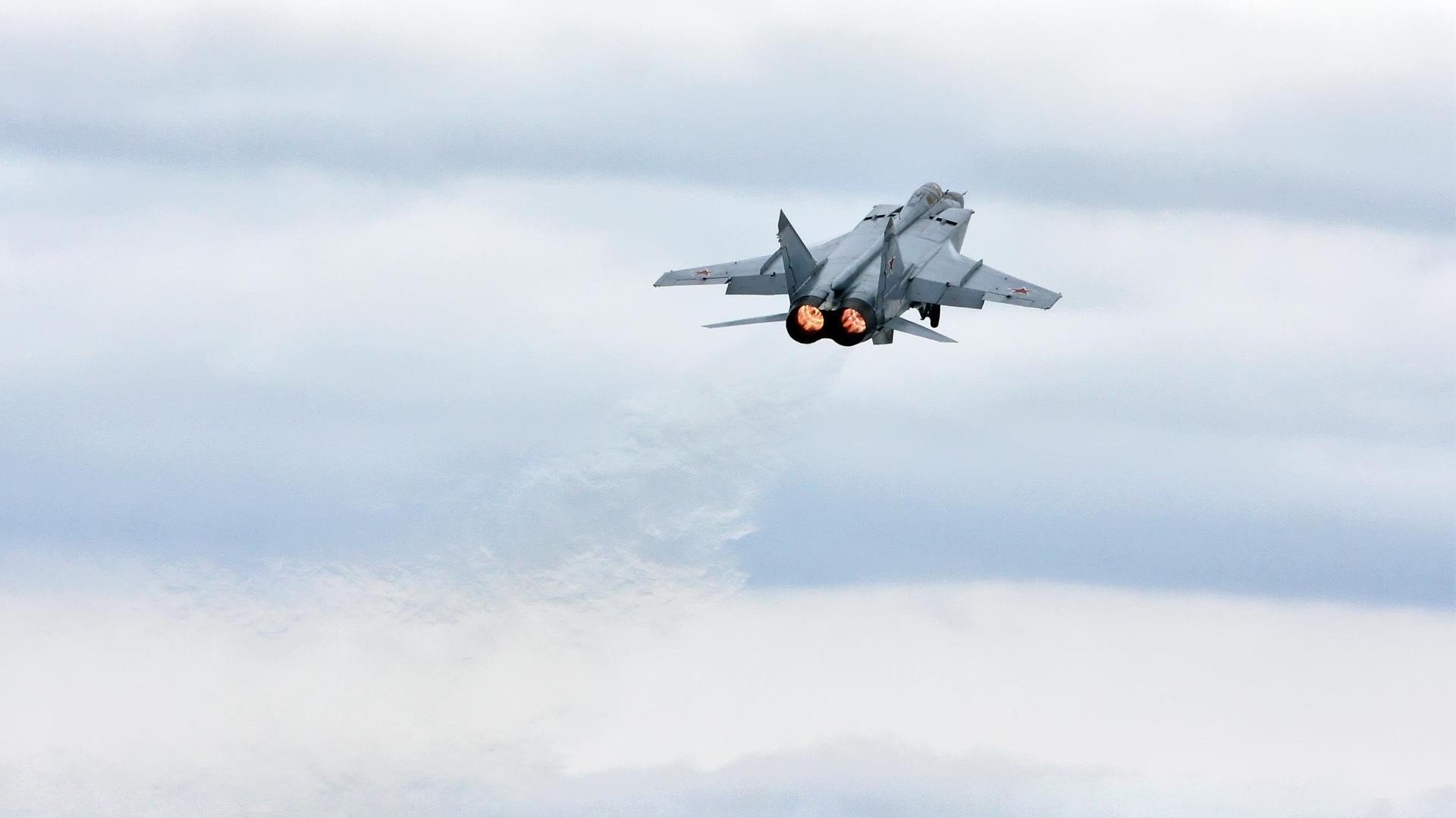 《守望先锋》联赛与《风暴英雄》世界锦标赛的团队协作对比，风暴英雄守望先锋联动