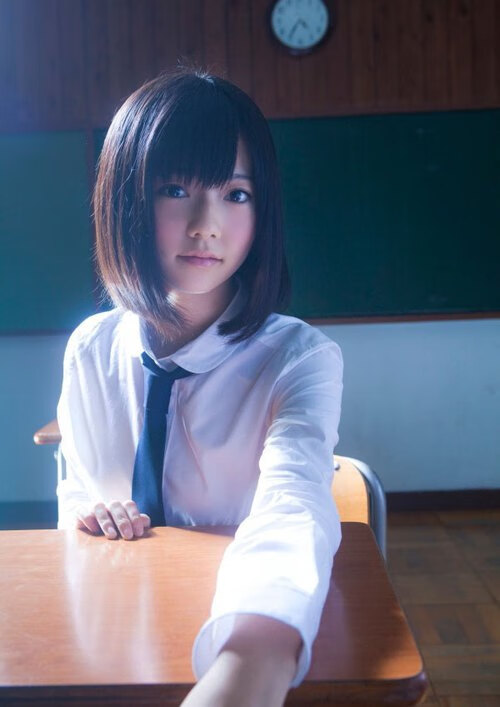 女足比赛中，中国队员李某表现出色，助球队取胜，中国女足被问责