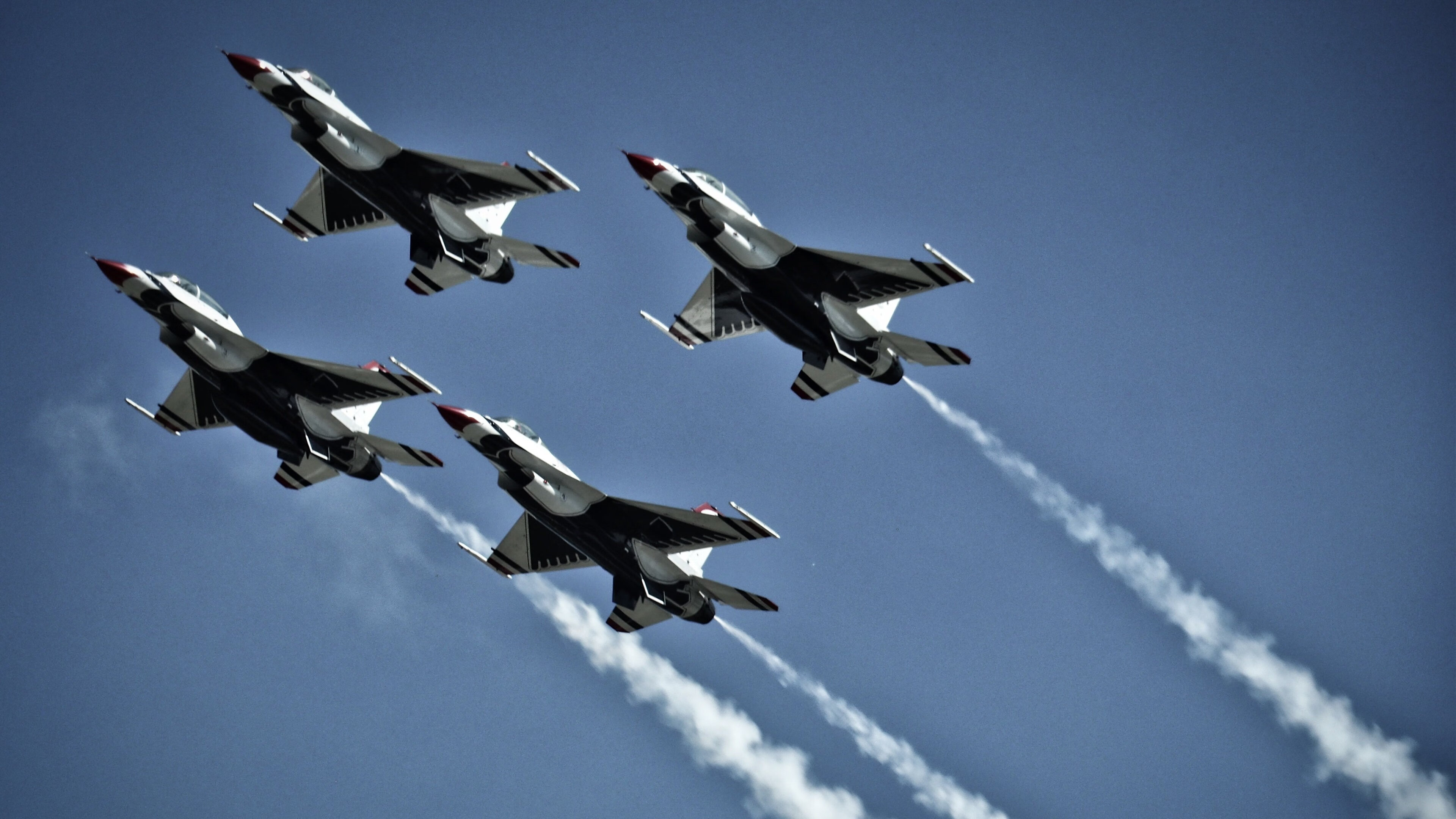 爱游戏电竞官网-“垒球决战！新都赛场见证极速对抗”