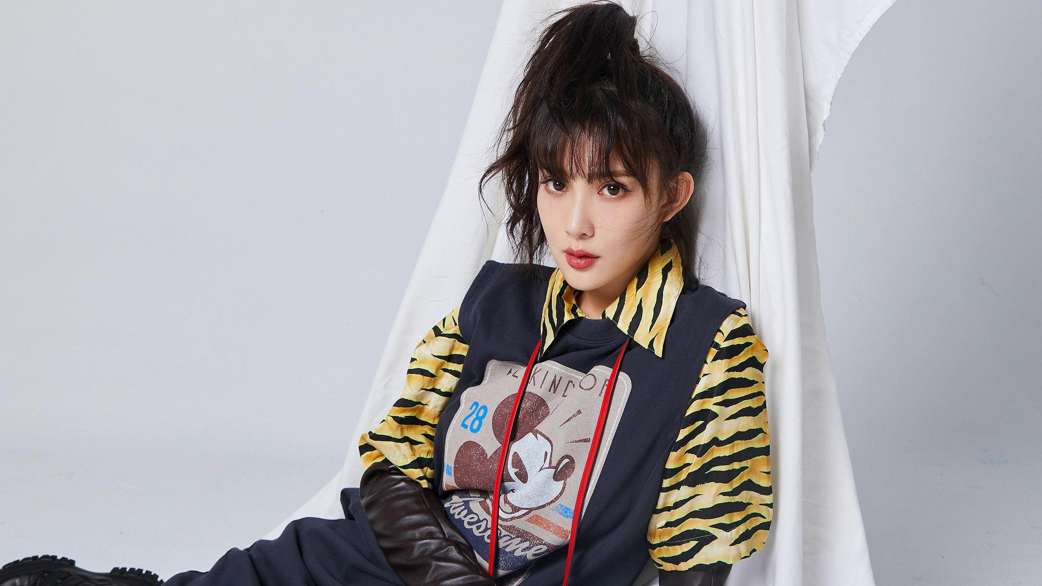 AYX官网-湖人推出纪录片回顾队史五十年经典时刻，19-20赛季湖人纪录片